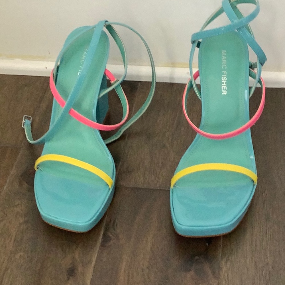 Colorful Marc Fisher Platform Sandal with block heel. New